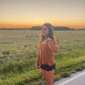 Meet your Posher, Elizabeth